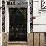 In The Center Of Taksim And Galataport 3 Bedrooms 1 Living In Apartment