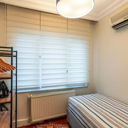 Lägenhet In The Center Of Taksim And Galataport 3 Bedrooms 1 Living In *