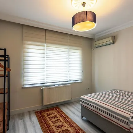 In The Center Of Taksim And Galataport 3 Bedrooms 1 Living In Lägenhet Istanbul